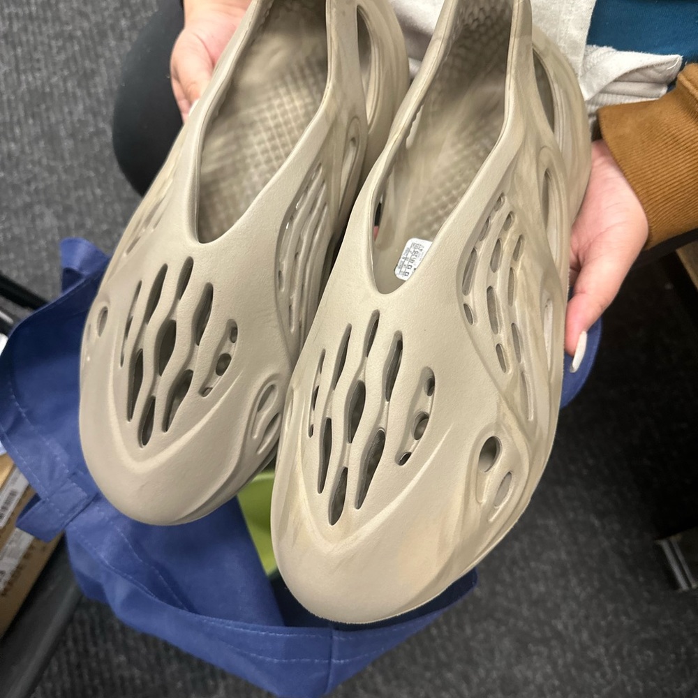 Yeezy foam runners